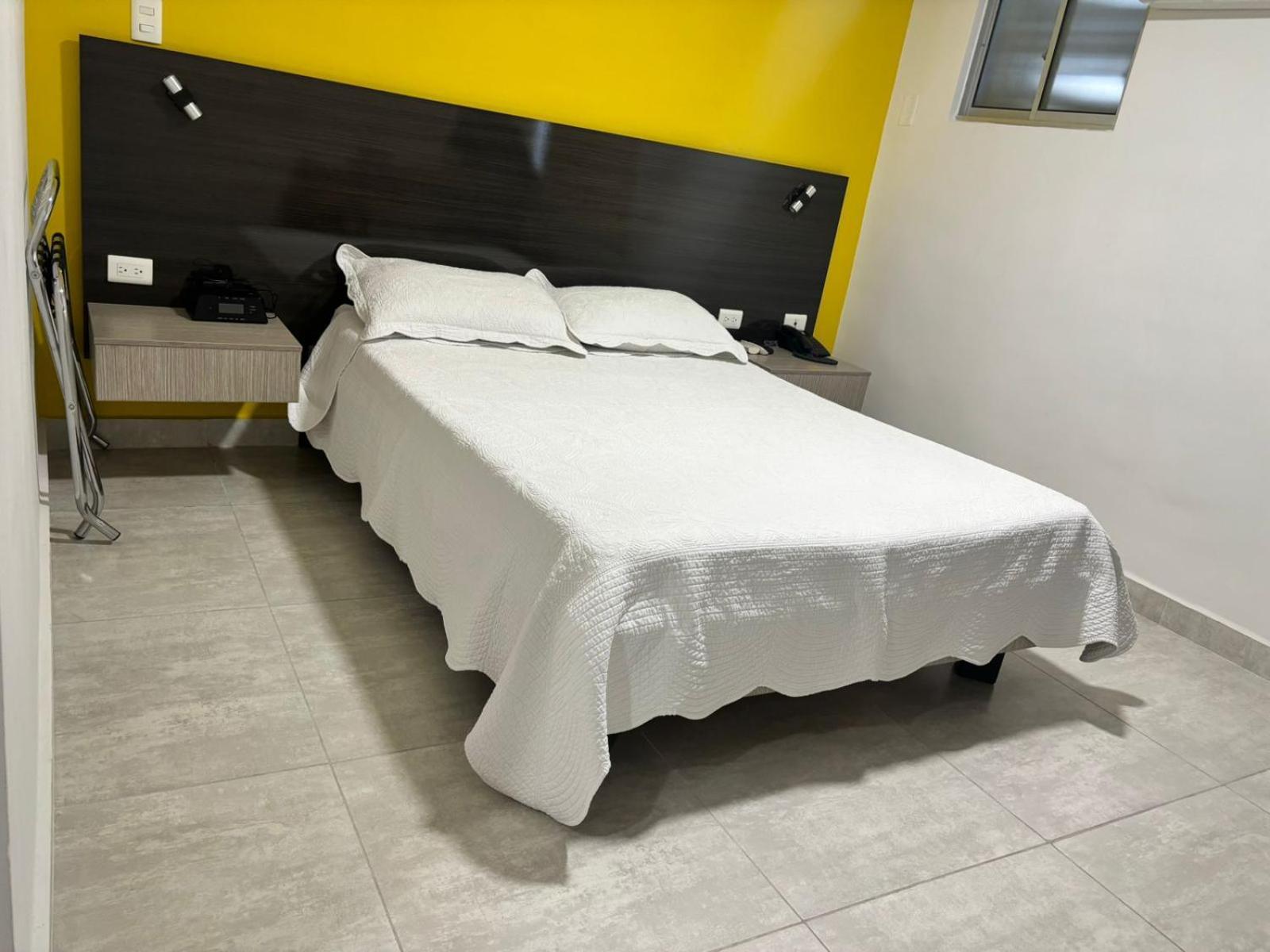Hotel Arthur Brich กูกูตา ภายนอก รูปภาพ