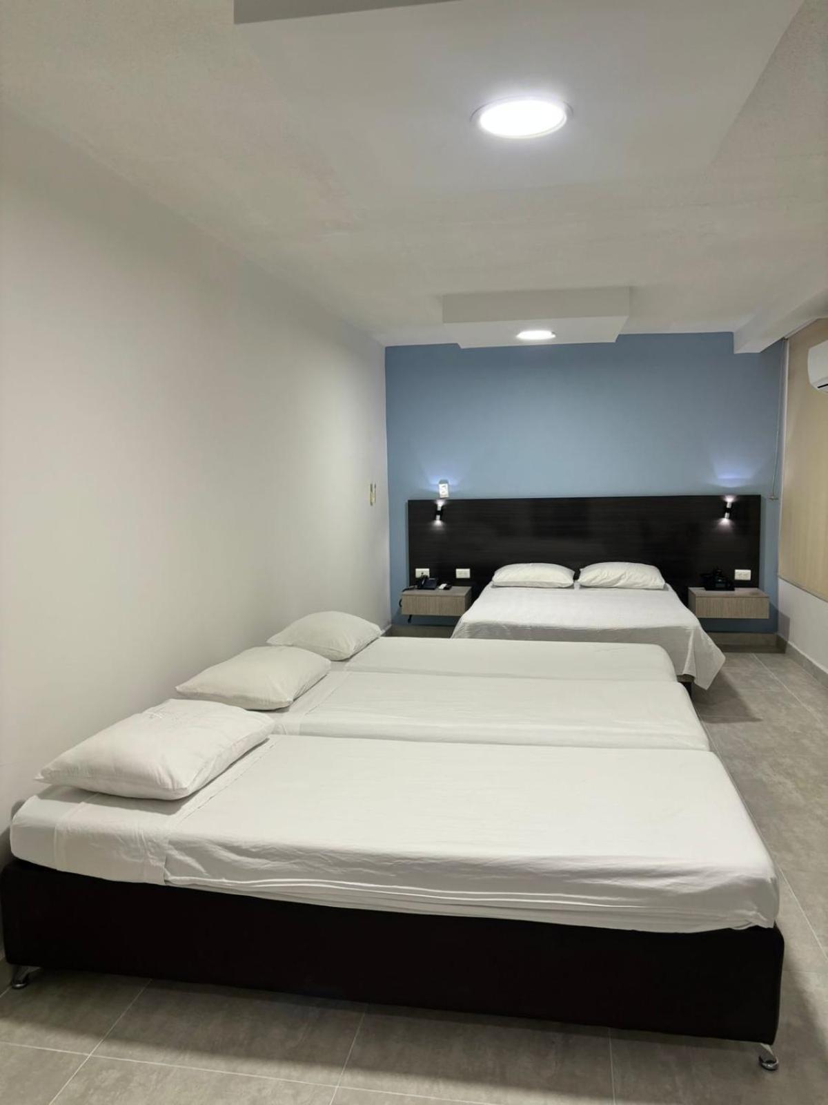 Hotel Arthur Brich กูกูตา ภายนอก รูปภาพ