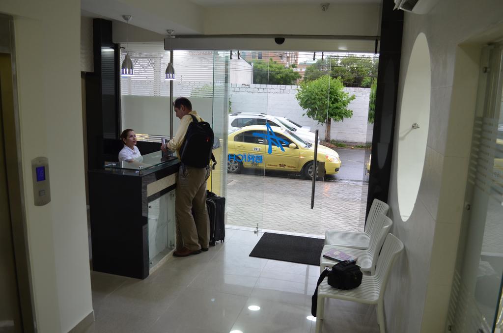 Hotel Arthur Brich กูกูตา ภายนอก รูปภาพ